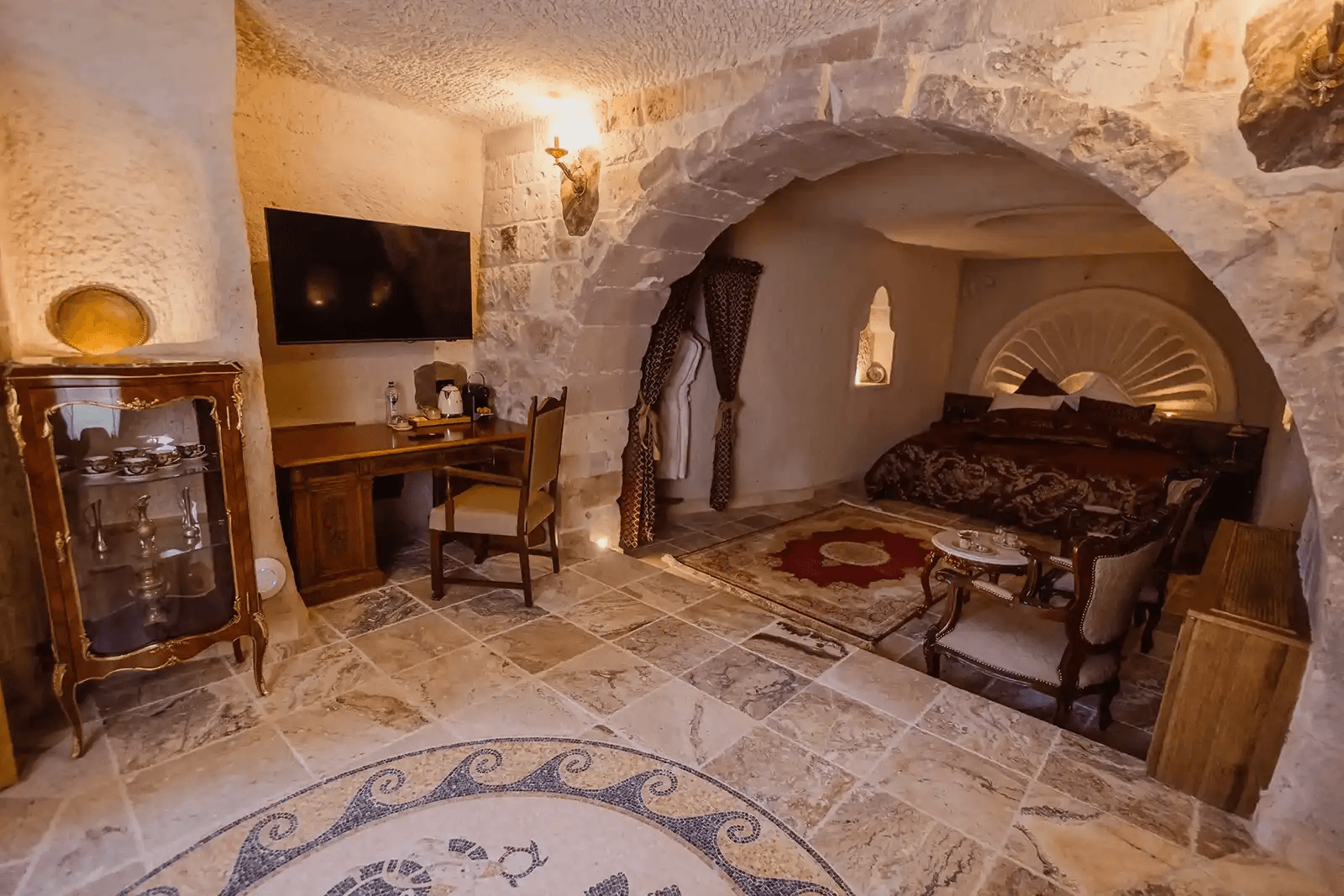 Royal Cave Suites