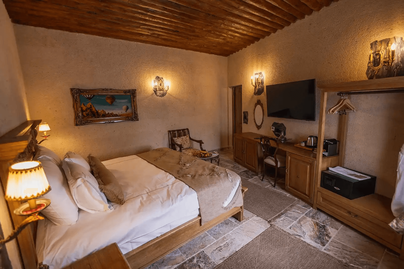 Deluxe Room 303 – Detay